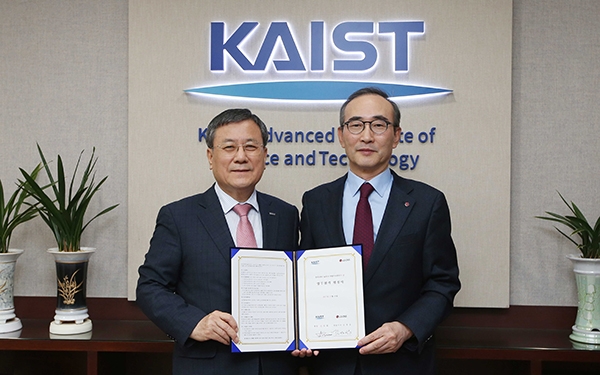 KAIST는 LG CNS와 인공지능(AI) 빅데이터 분야의 교육, 연구 및 산학, 비즈니스 등 3개 분야에서 상호 협력하기로 하고 11월 20일 업무협약을 체결했다고 밝혔다.