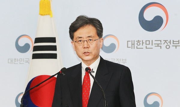 산업부 김현종 통상교섭본부장은 지난 26일 정부서울청사 별관 외교부 청사에서 한미 FTA 개정 협상과 관련해 브리핑을 하고 있다. [사진=산업통상자원부]