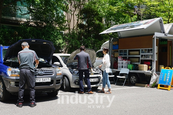 동작구가 대기질 개선을 위해 오는 9월부터 찾아가는 자동차 배출가스 무료 점검을 실시한다 [사진=동작구]