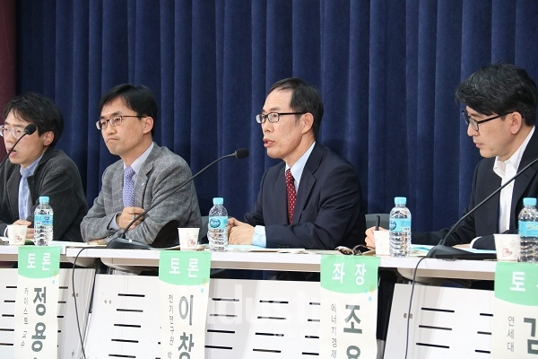 전기연구원 이창호 박사가 요금개편과 수요관리시스템, 분산전원 확대와 에너지원별 갈등은 여전히 답보상태라고 밝혔다. [사진=인더스트리뉴스]