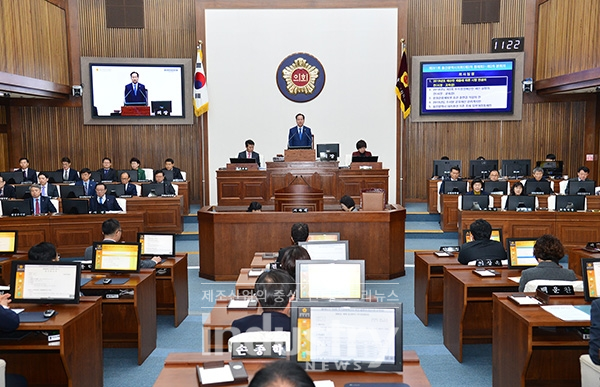 울산광역시의회는 ‘광주형 일자리’ 협약을 계기로 수소차 시대를 선점하는데 전심전력을 기울여 나가야 한다고 밝혔다. [사진=울산시의회]