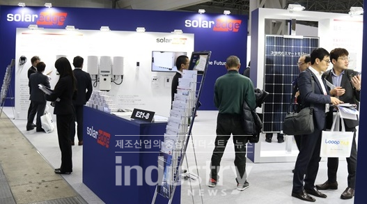 지난 2월 일본 PV SYSTEM EXPO에 참가한 SolarEdge 부스 전경 [사진=인더스트리뉴스]