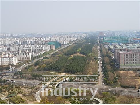 경기도가 시흥시에 조림한 도심지 완충녹지 전경 [사진=경기도청]