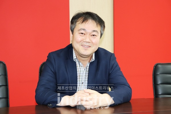 로이체의 이교복 기술영업이사는 로이체가 앞으로 물류와 산업 물류 분야에도 심혈을 기울일 계획이라고 밝혔다. [사진=인더스트리뉴스]