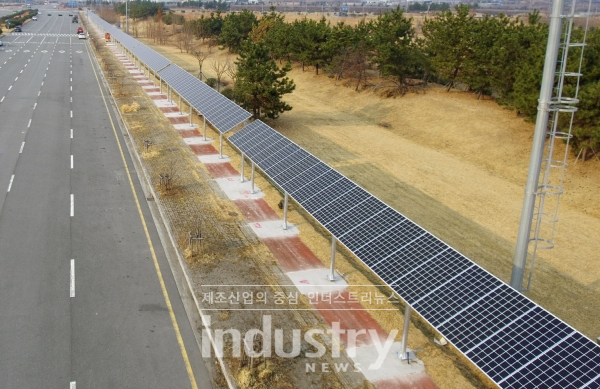 한국지역난방공사가 조성한 ‘광양항 자전거도로 태양광발전소’ [사진=한국지역난방공사]