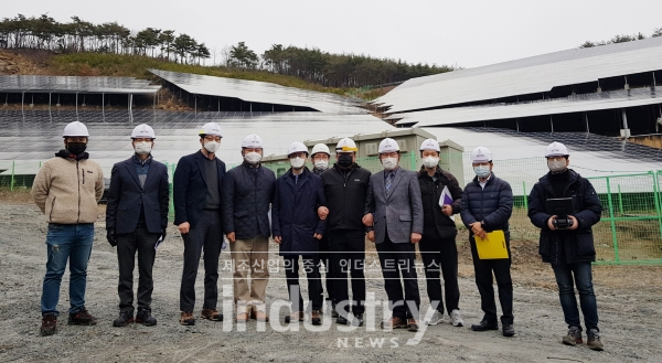 전기안전공사가 에너지공단, 학계 전문가들과 합동으로 2월 23일부터 3월 5일까지 열흘 간 태양광과 풍력은 물론 연료전지, 에너지저장장치, 소수력 등 40여개 주요 발전시설을 점검했다. [사진=한국전기안전공사]