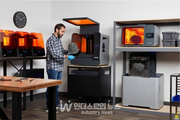 폼랩 대형 3D 프린팅 제품 라인 [사진=폼랩]