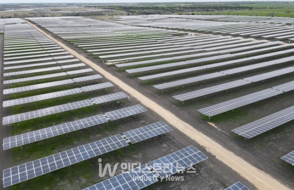 한화큐셀이 건설한 미국 텍사스주 168MW 규모 태양광 발전소 [사진=한화큐셀]