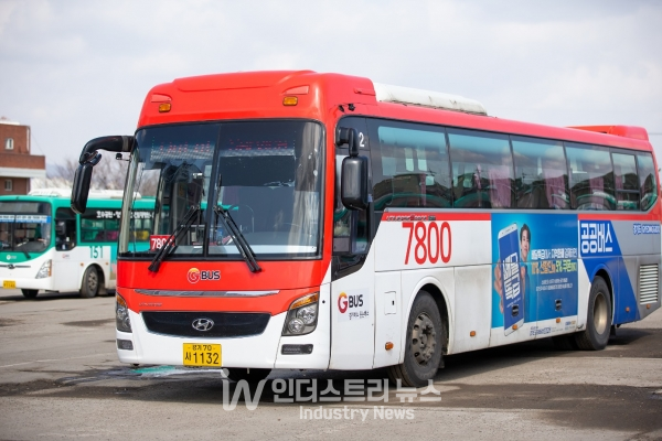 경기도가 비접촉식 버스 요금 자동결제 서비스 ‘태그리스’를 확대 운영한다. [사진=경기도]