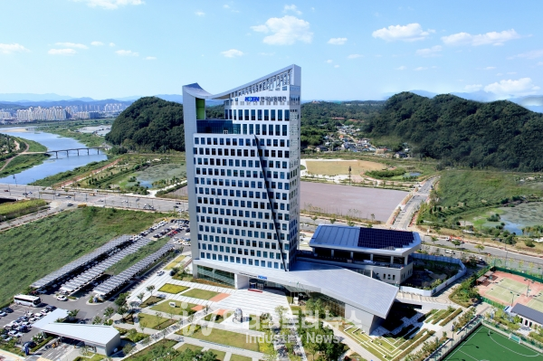 한국남동발전은 6월 9일 동반성장위원회와 ‘2022년도 협력사 ESG 지원사업 협약’을 체결했다. [사진=한국남동발전]
