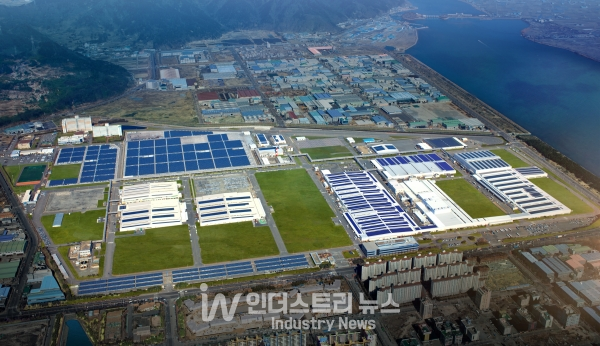 GM Korea 창원공장 지붕형 11.5MW 태양광발전소 [사진=KC솔라&에너지]