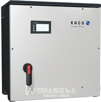 OCI파워가 출시한 100kW 태양광 인버터 ‘blueplanet 100 TL3’ [사진=OCI파워]