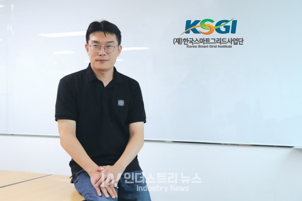 한국스마트그리드사업단 이창훈 사무국장은 “전국 단위의 스마트그리드 확산을 위해 지역적 특성을 고려한 스마트그리드 고도화도 사업전략 중 하나로 최근 전남·광주 지역에 사무소를 개설했다”며, “의미 있는 성과를 창출한다면, 다른 지역으로도 스마트그리드 확산을 위한 거점을 확대해 나갈 계획”이라고 밝혔다.　[사진=인더스트리뉴스]