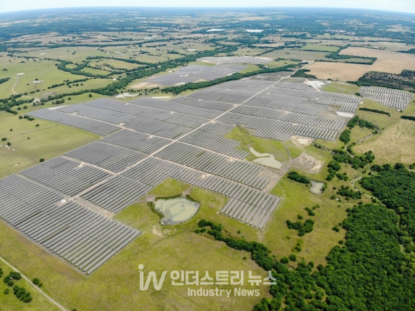 한화솔루션이 건설한 미국 텍사스주 태양광발전소 전경 [사진=한화솔루션]