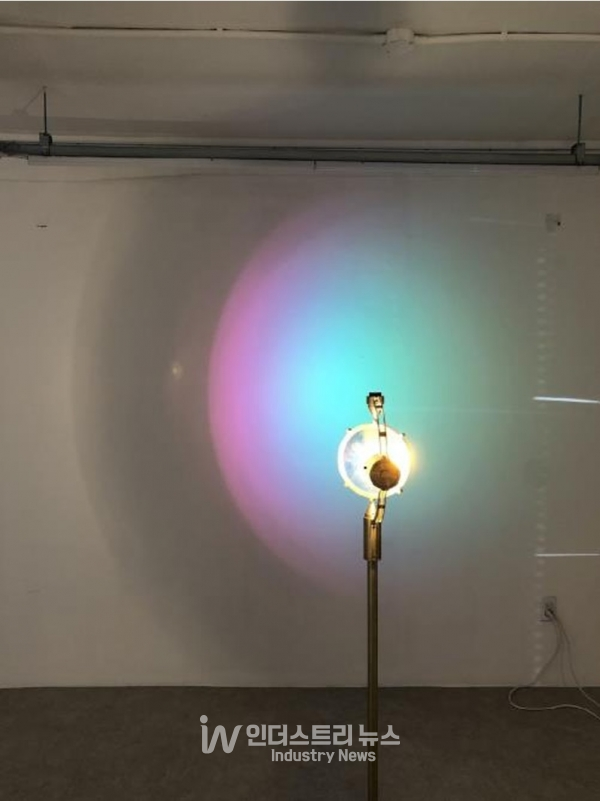 이진석_Rotating Light