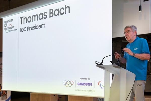 ‘Together for Tomorrow, Enabling People’ 디지털 커뮤니티 론칭 행사에서 연설 중인 토마스 바흐(Thomas Bach) IOC 위원장. [사진=삼성전자]