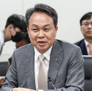 진옥동 신한금융 회장 / 사진=연합뉴스