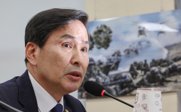선호 국방부 차관이 5일 오전 윤석열 대통령의 비상계엄 선포·해제 경위와 관련한 긴급 현안질의가 열린 국회 국방위원회 전체회의에서 답변하고 있다. /사진=연합뉴스