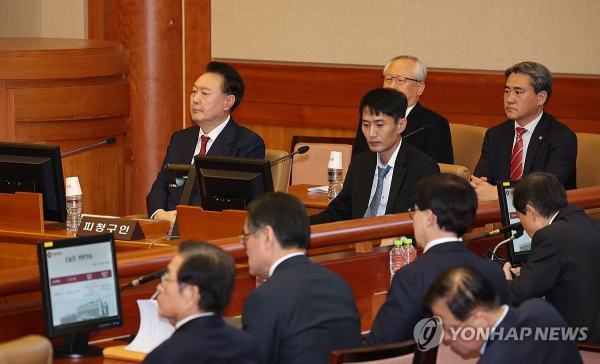 윤석열 대통령이 23일 서울 종로구 헌법재판소에서 열린 탄핵심판 4차 변론에 출석해 있다. /사진=공동취재단
