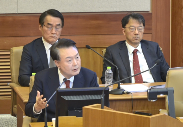 윤석열 대통령이 11일 서울 종로구 헌법재판소에서 열린 본인의 탄핵심판 7차 변론에 피청구인으로 출석해 발언하고 있다. /사진=헌법재판소 제공