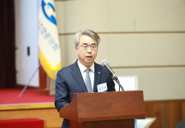 25일 열린 수협중앙회 정기총회에서 김기성 수협중앙회 지도경제사업대표가 재선임 후 소견 발표를 하고 있다 / 사진=수협중앙회