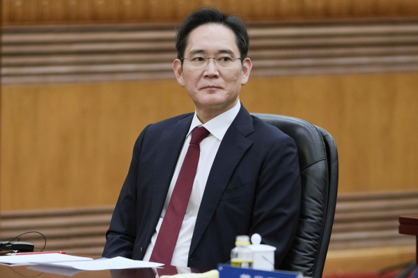 @ 이재용 삼성전자 회장이 28일 베이징 인민대회당에서 시진핑 중국 국가주석과 글로벌 CEO와의 면담에 참석했다. /사진=AP통신, 연합뉴스