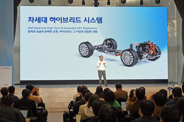 현대자동차그룹은 지난 10일 서울 중구 크레스트 72에서 ‘현대자동차그룹 차세대 하이브리드 시스템 테크 데이’를 개최하고 한층 진화된 하이브리드 기술력을 공개했다./사진=현대자동차그