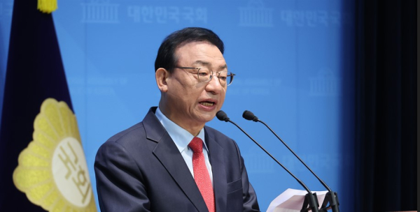 지난 4월 8일 이정현 전 새누리당(국민의힘 전신) 대표가 8일 서울 여의도 국회 소통관에서 대선 출마 선언을 하고 있다. /사진=연합뉴스