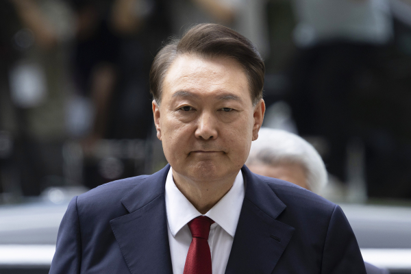 12·3 비상계엄과 관련해 특검의 수사를 받는 윤석열 전 대통령이 지난 9일 서울 서초구 서울중앙지법에서 열린 영장실질심사에 출석하고 있다. /사진=공동취재단