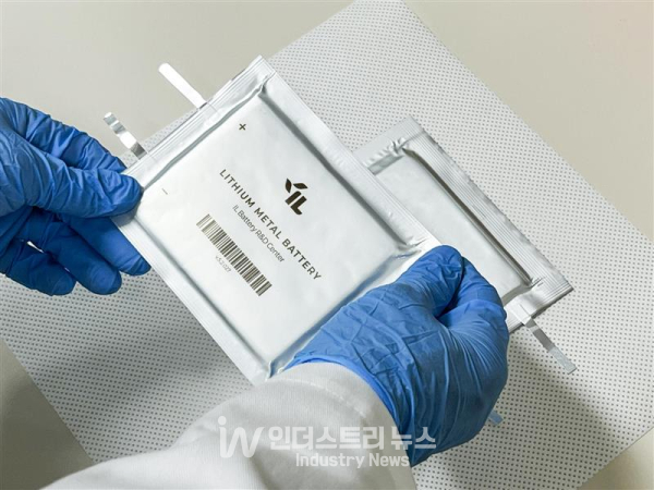 아이엘이 리튬 금속 배터리의 수명과 안정성을 획기적으로 개선하는 핵심 기술을 개발했다. [사진=아이엘]