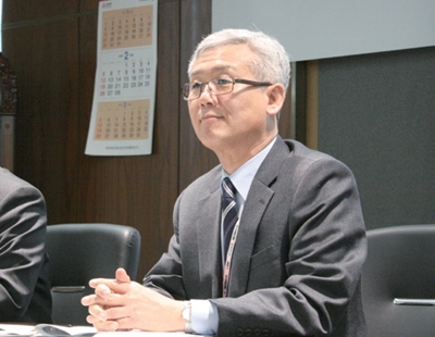 ▲ 왼쪽부터 이타미 신지 부사장, 김형묵 대표, 박주영 CRM그룹장