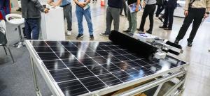 태양광 청소 로봇 ‘그림자’ 문제…  세로 모듈 일수록 전력 손실 줄인다