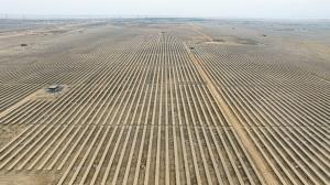 인도 Adani 그룹, 세계 최대 재생에너지 단지 조성 박차…  551MW 태양광발전 가동