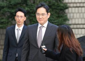 이재용 2심 재판부, 檢에 “부정행위 기준 너무 넓어 불분명”