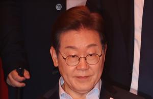사법리스크 부활한 민주당, 분주한 움직임 속 돌파구는?