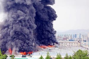 금호타이어 광주 공장 대형 화재… 직원 1명·소방관 2명 부상