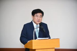 권오갑 HD현대 회장의 일침…"실적 편승 말고 위기 극복 힘써야"