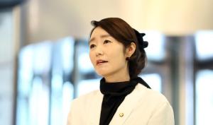 [이슈읽기] 인사청문회 '블랙홀'이 돼 가는 강선우 장관 후보자...'페이스메이커' 역할하나?