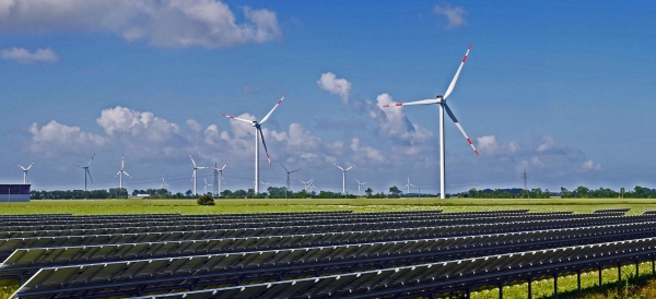 국회가 지난 7월 3일 제3차 추경예산안을 의결함에 따라, 산업통상자원부는 태양광 및 풍력 보급확산 사업에 지원 예산 2,710억원을 증액한다고 밝혔다. [사진=pixabay]