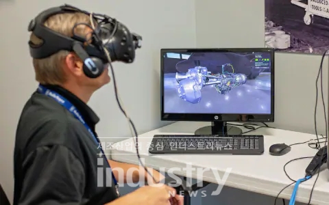 롤스로이스가 VR로 항공엔진정비를 할 수 있는 소프트웨어를 출시했다. [사진=롤스로이스]