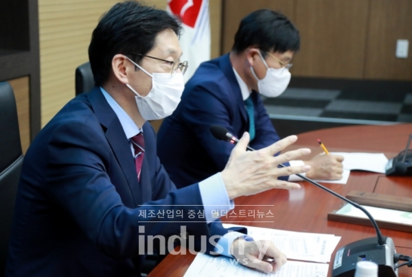김경수 지사는 “대한민국 제조업 발전 동력으로서 조선업이 역할을 다할 수 있도록 업계와 협력할 것”이라고 밝혔다. [사진=김경수 지사]
