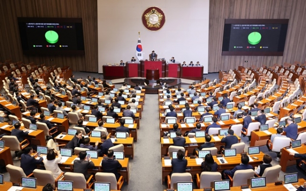 여야는 2일 오후 제22대 국회 개원식을 개최한다. 윤석열 대통령은 국회 정상화가 먼저라면서 개회식 행사에 참석하지 않을 것으로 알려져 오늘 개원식이 '반쪽짜리'라는 지적이 제기되고 있다 / 사진=연합뉴스