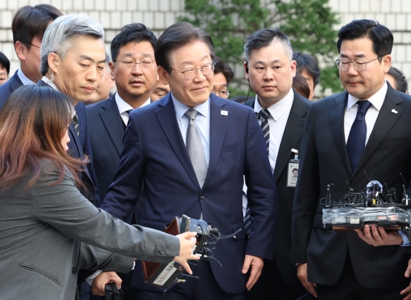 1심 선고공판에 출석하는 이재명 더불어민주당 대표. /사진=연합뉴스