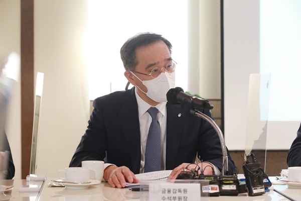 차기 농협금융지주 회장 후보로 이찬우 전 금융감독원 수석부원장이 내정됐다 / 사진=금융감독원