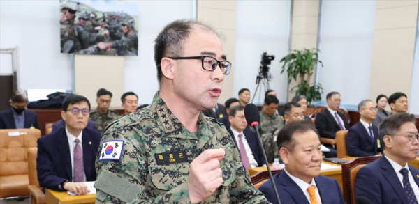 곽종근 전 특수전사령관이 4일 국회에서 열린 '윤석열 정부의 비상계엄 선포를 통한 내란 혐의 진상규명 국정조사 특별위원회' 청문회에서 질의에 답하고 있다. /사진=연합뉴스