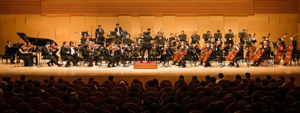 @ 지난 23일 경기도 성남아트센터 콘서트홀에서 열린 '제11회 빛의 소리 나눔콘서트'에서 객석을 가득 메운 관객들이 MPO 단원들의 연주를 감상하고 있다.