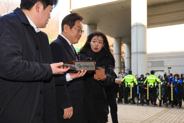 더불어민주당 이재명 대표가 26일 서울고등법원에서 열린 공직선거법 위반 혐의 사건 2심 5차 공판에 출석하고 있다. /사진=연합뉴스