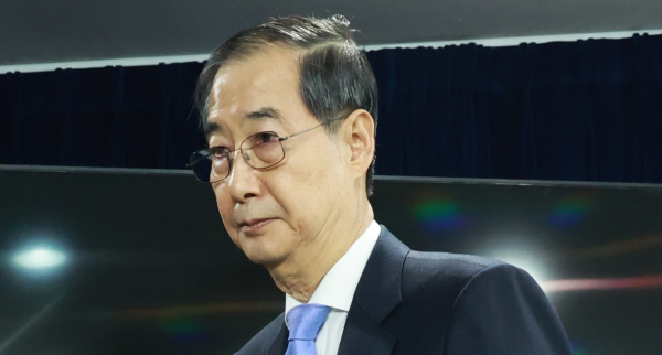 직무 복귀한 한덕수 대통령 권한대행 국무총리가 3월 24일 정부서울청사에서 대국민담화를 마친 뒤 브리핑실을 나서고 있다. /사진=연합뉴스