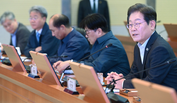 더불어민주당 대선후보 경선 주자인 이재명 전 대표가 17일 대전 유성구 국방과학연구소를 방문, 현장간담회에서 발언하고 있다. /사진=국회사진기자단