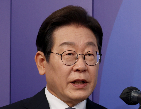 더불어민주당 제21대 대통령선거 경선에 나선 이재명 예비후보가 지난 23일 서울 여의도 오마이TV 스튜디오에서 열린 오마이TV 초청 토론회에서 발언하고 있다. /사진=국회사진기자단